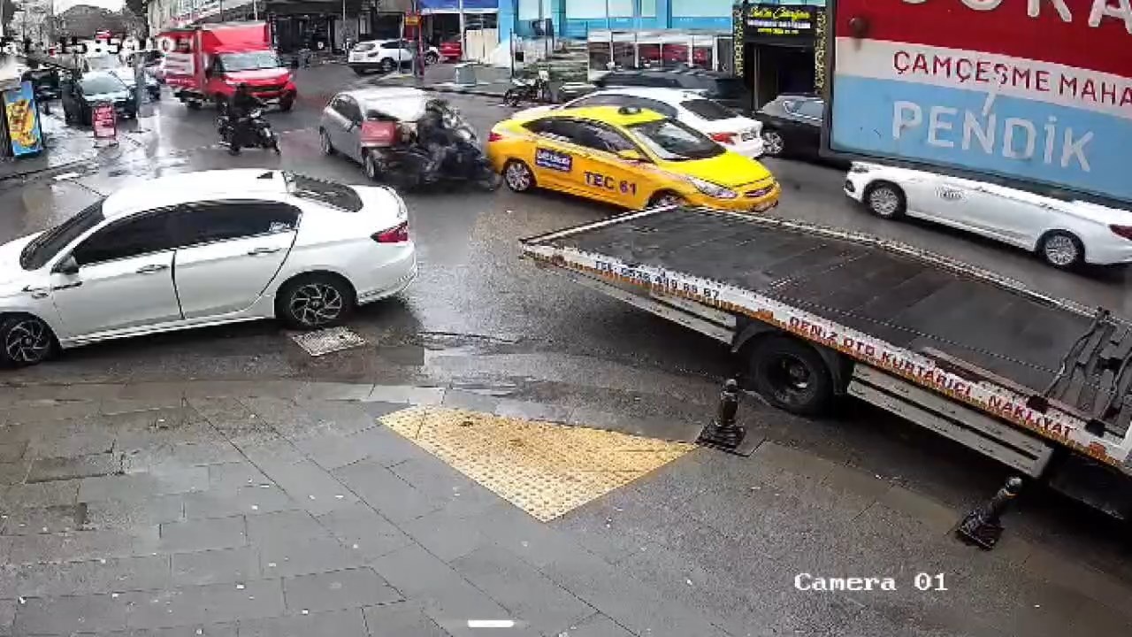 Pendik'te Motokurye ve Sürücü Arasında Gergin Anlar Yaşandı
