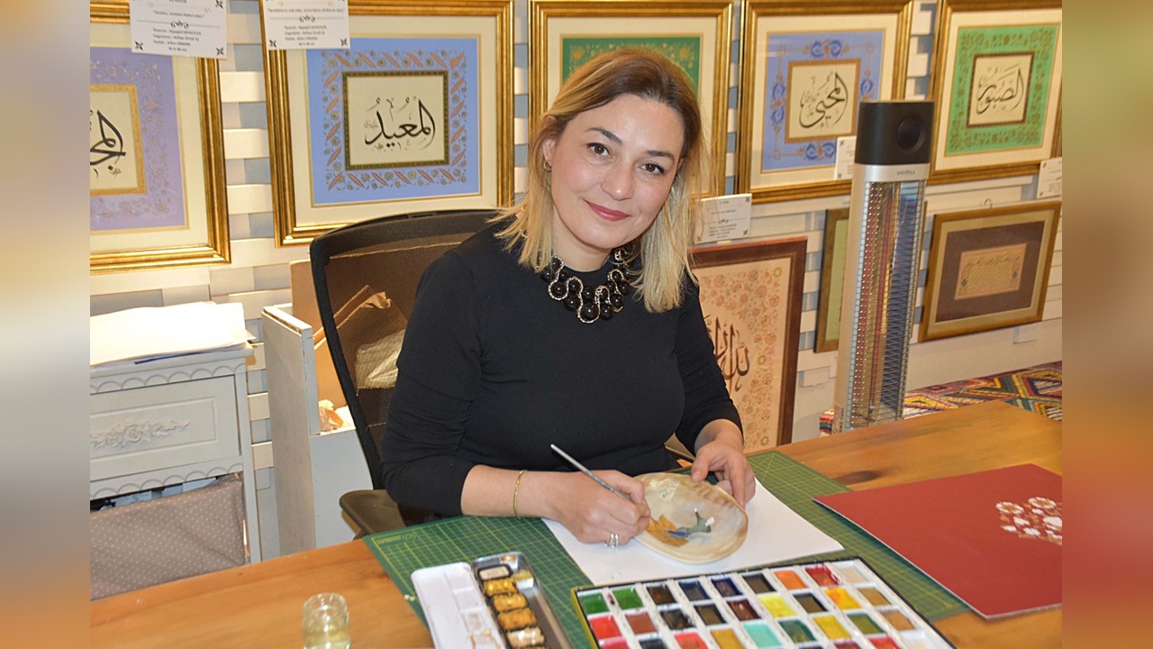 Deniz Kabuğuna Tezhip Sanatıyla Hayat Veriliyor