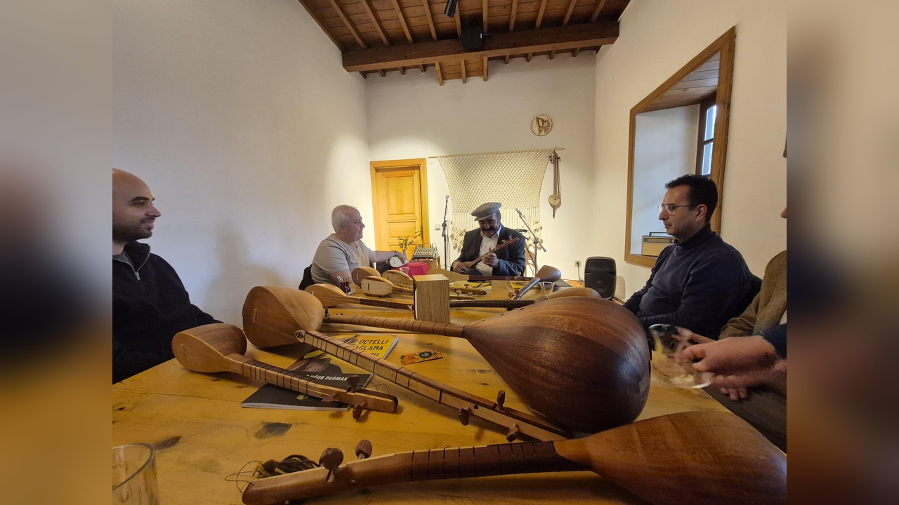 Üç Telli Saz Sanatçıları Kampta Buluştu