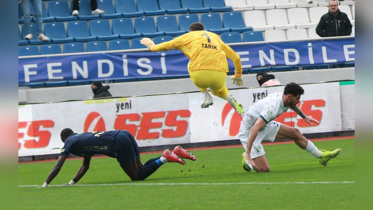 Kasımpaşa, Çaykur Rizespor'u 3-2 Mağlup Etti