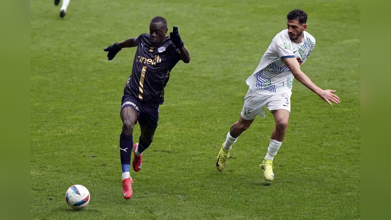 Kasımpaşa, Çaykur Rizespor'u 3-2 Mağlup Etti