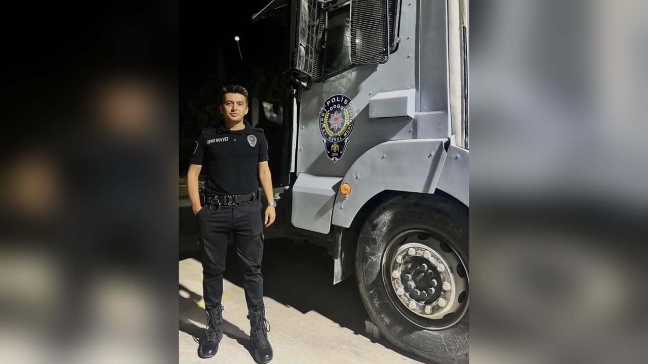 İzmir'deki Trafik Kazasında Hayatını Kaybeden Polis Memuru Bursa'da Defnedildi