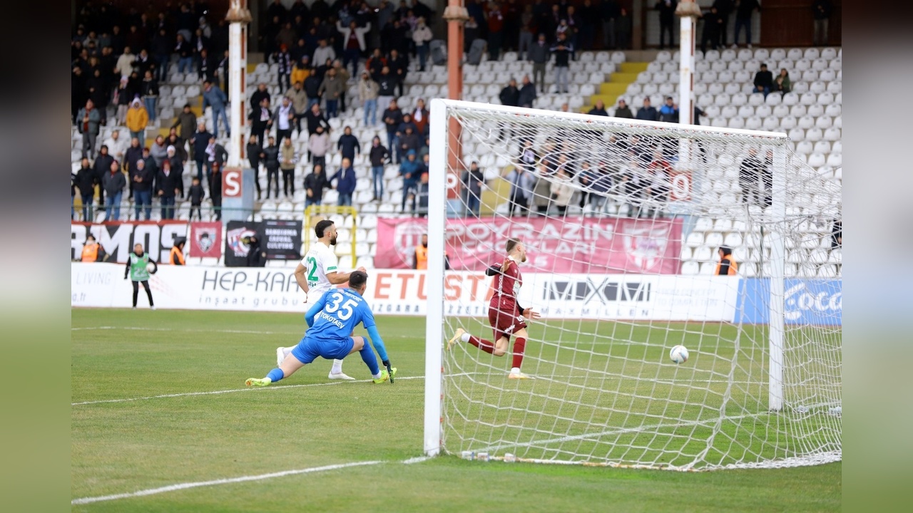 Bandırmaspor, Şanlıurfaspor'u 3-2 Mağlup Etti