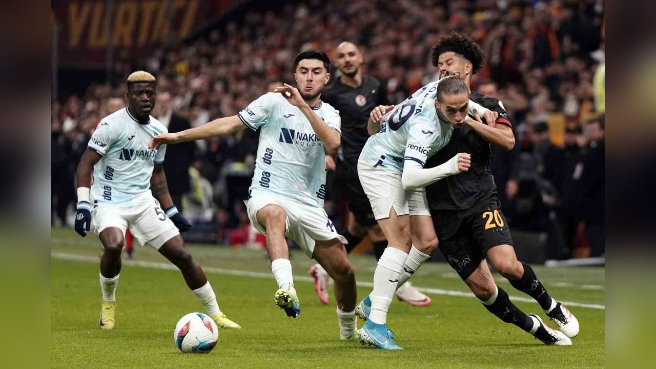 Galatasaray, Adana Demirspor Karşısında Önde