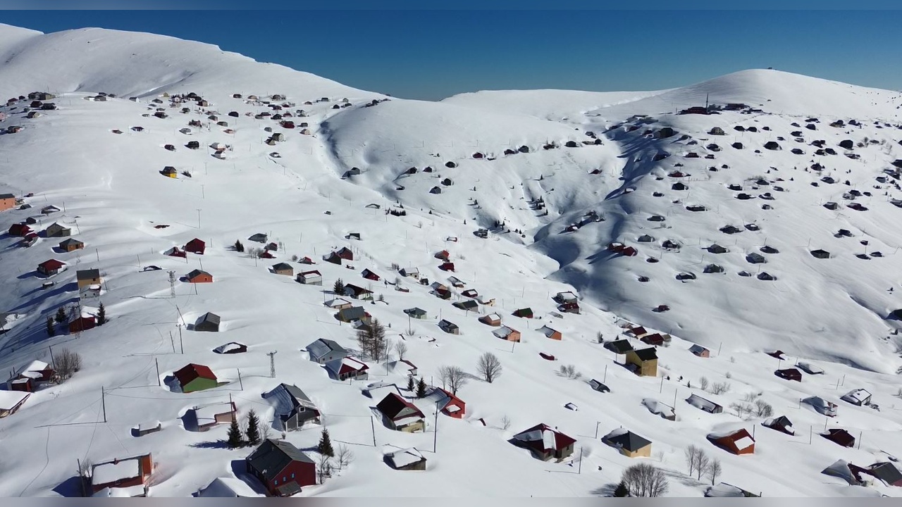 Karadeniz Zirvelerindeki Büyüleyici Kış Manzarası