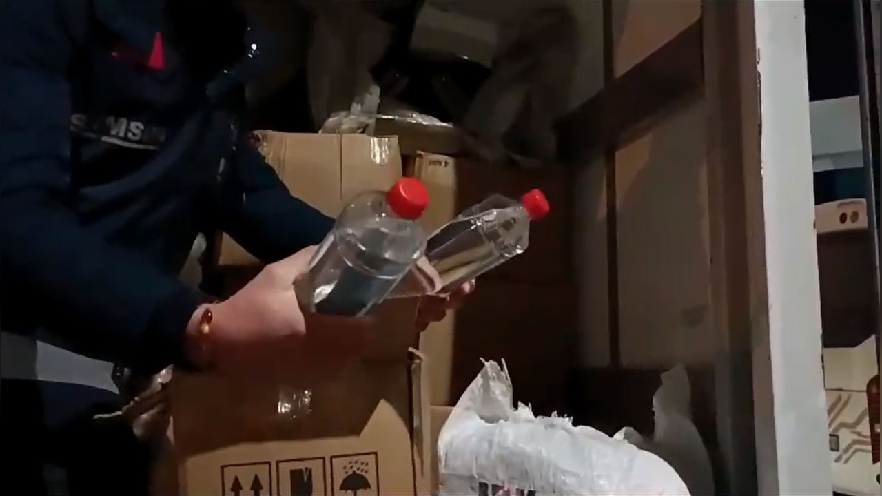 Kamyonette 1 Ton Etil Alkol Yakalandı