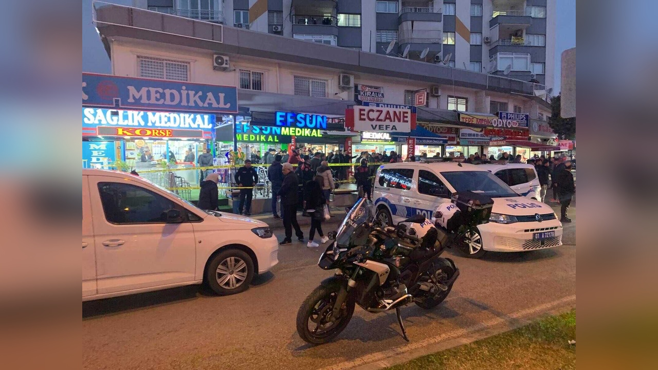 Silahlı Saldırı Sonucu Medikal Ürünler Satış Noktasında Üç Kişi Hayatını Kaybetti