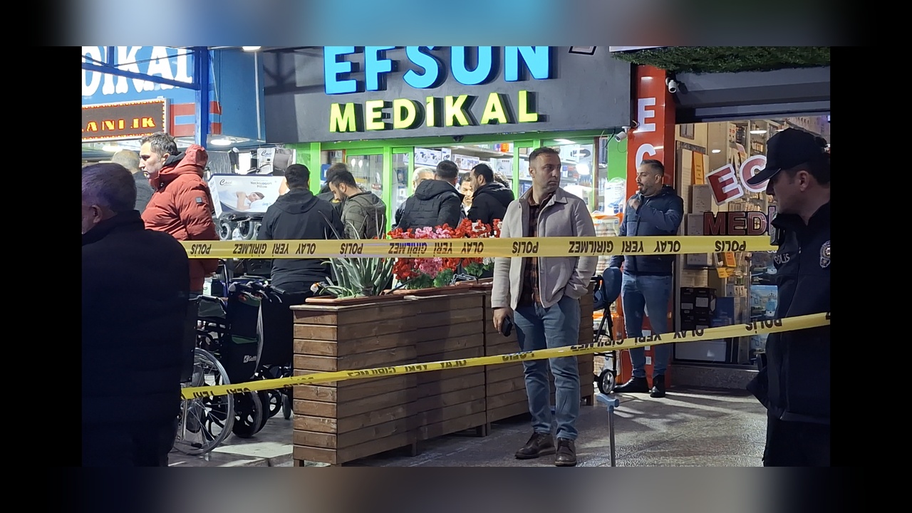 Medikal Ürünler Satış Noktasına Çifte Silahlı Saldırı: 3 Kişi Hayatını Kaybetti