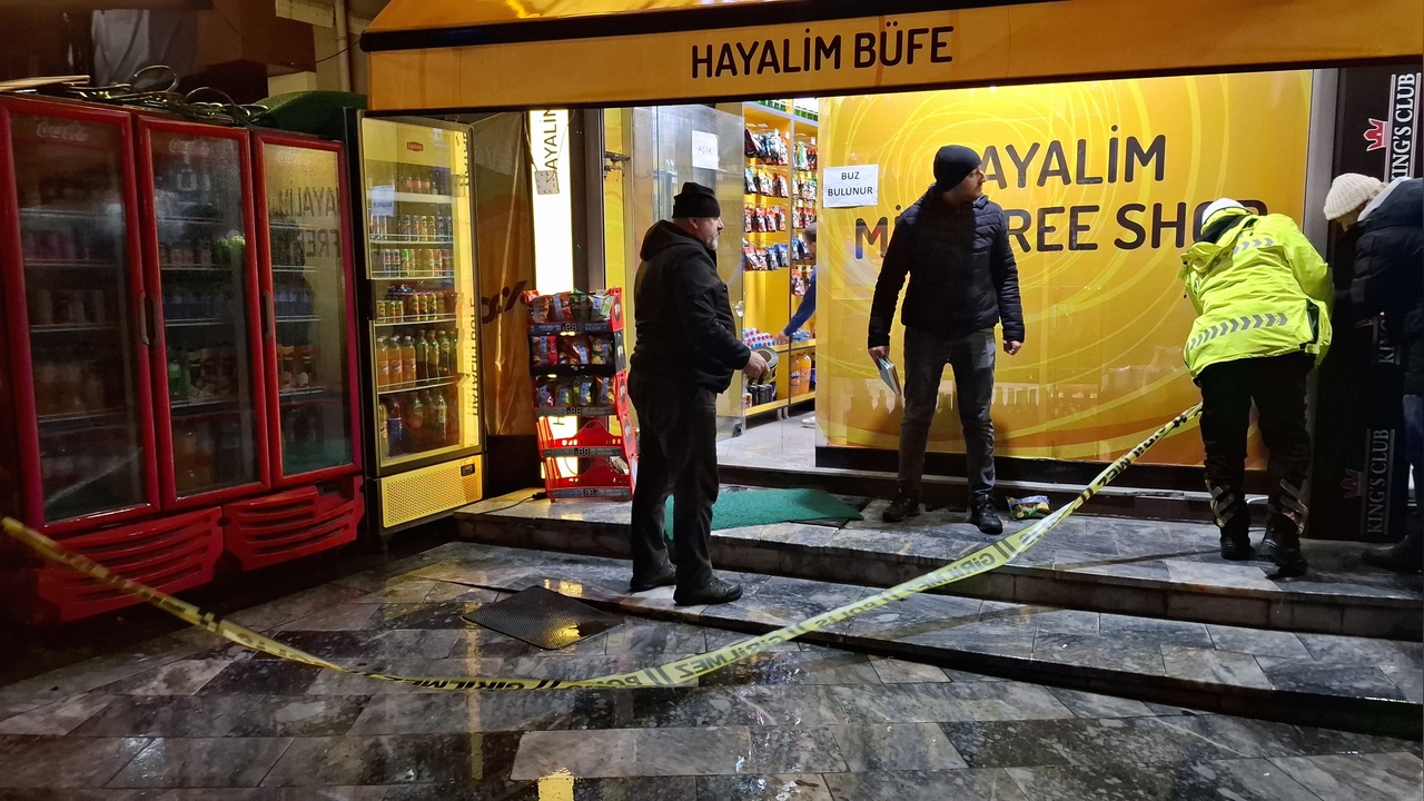 Futbol Tartışması Kanlı Bitti: Tekel Büfesi Sahibi Arkadaşını Öldürdü