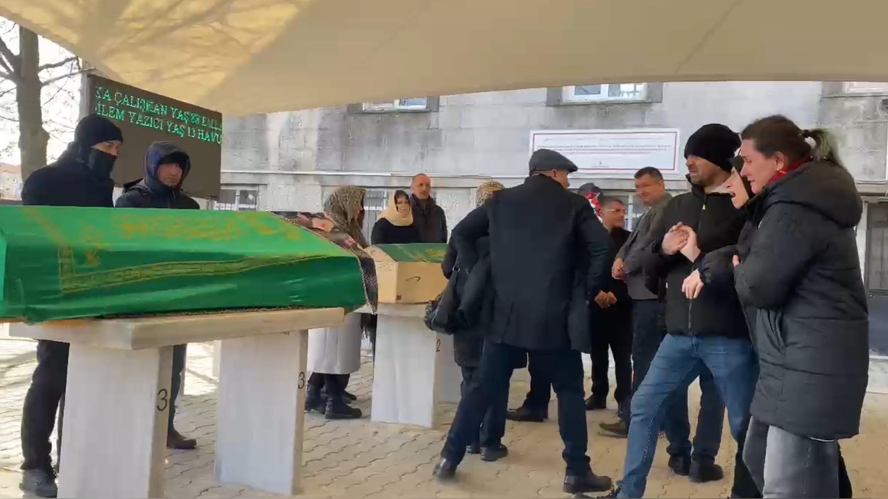Tekirdağ'da Kız Çocuğu Ölü Bulundu, Babası Yaralı