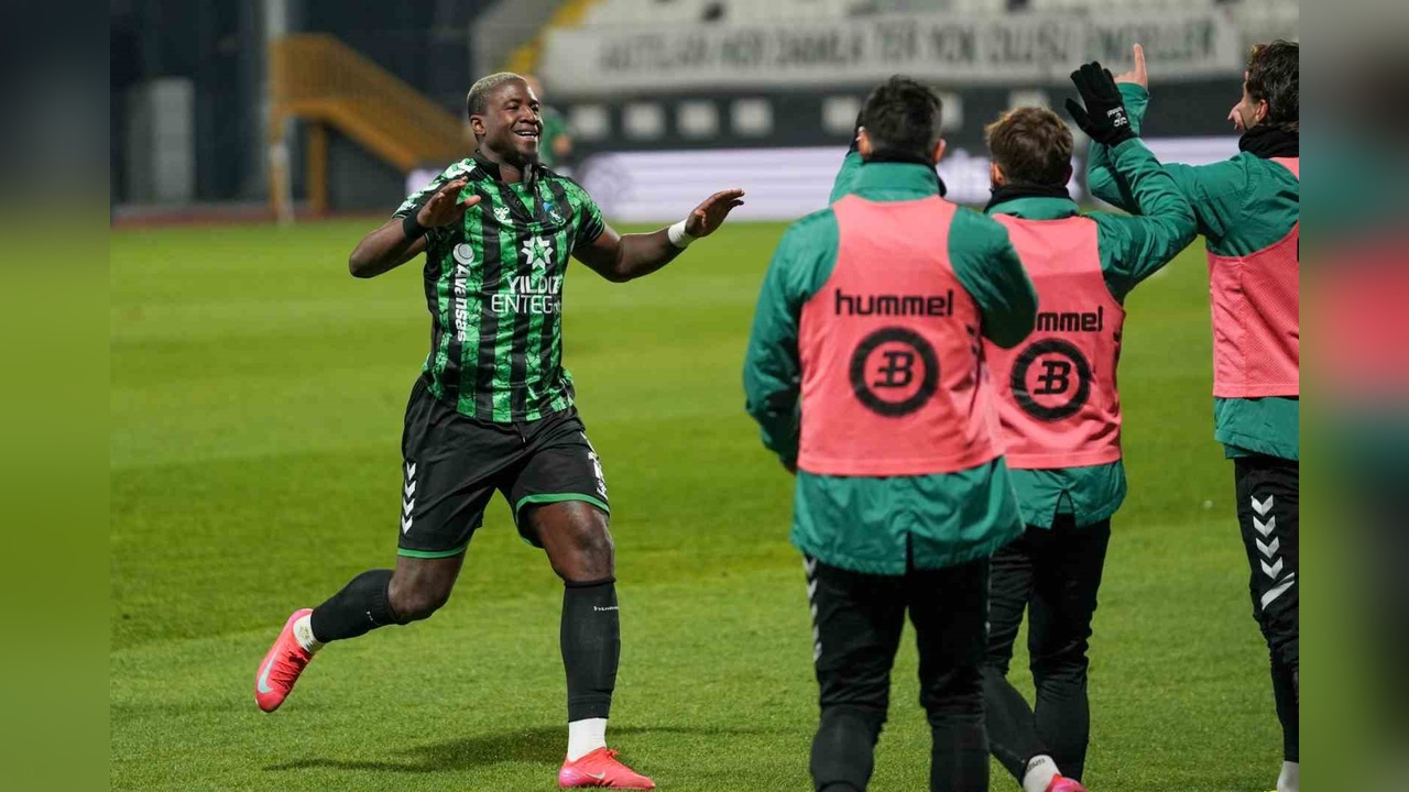 Kocaelispor, Manisa FK'yi Deplasmanda Geçti