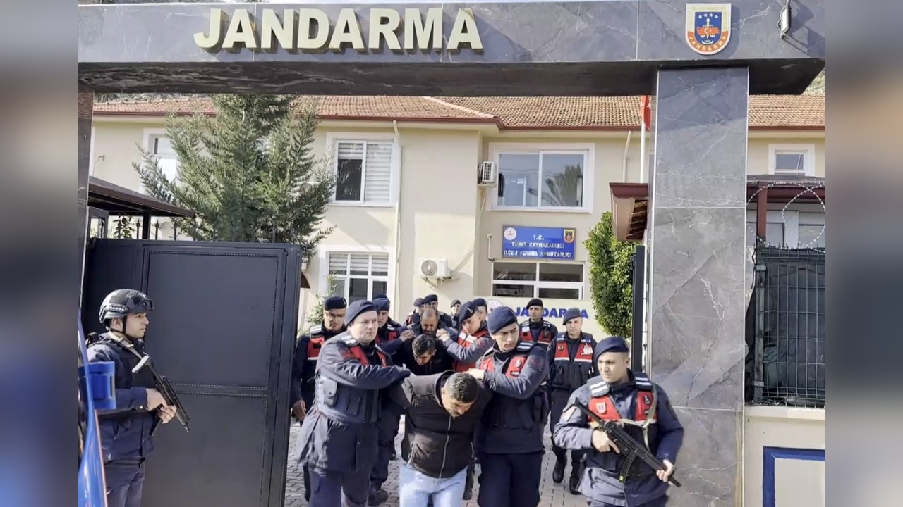 Hesap Tartışması Sonrası Garson Ekrem Hayatını Kaybetti, Üç Kişi Tutuklandı