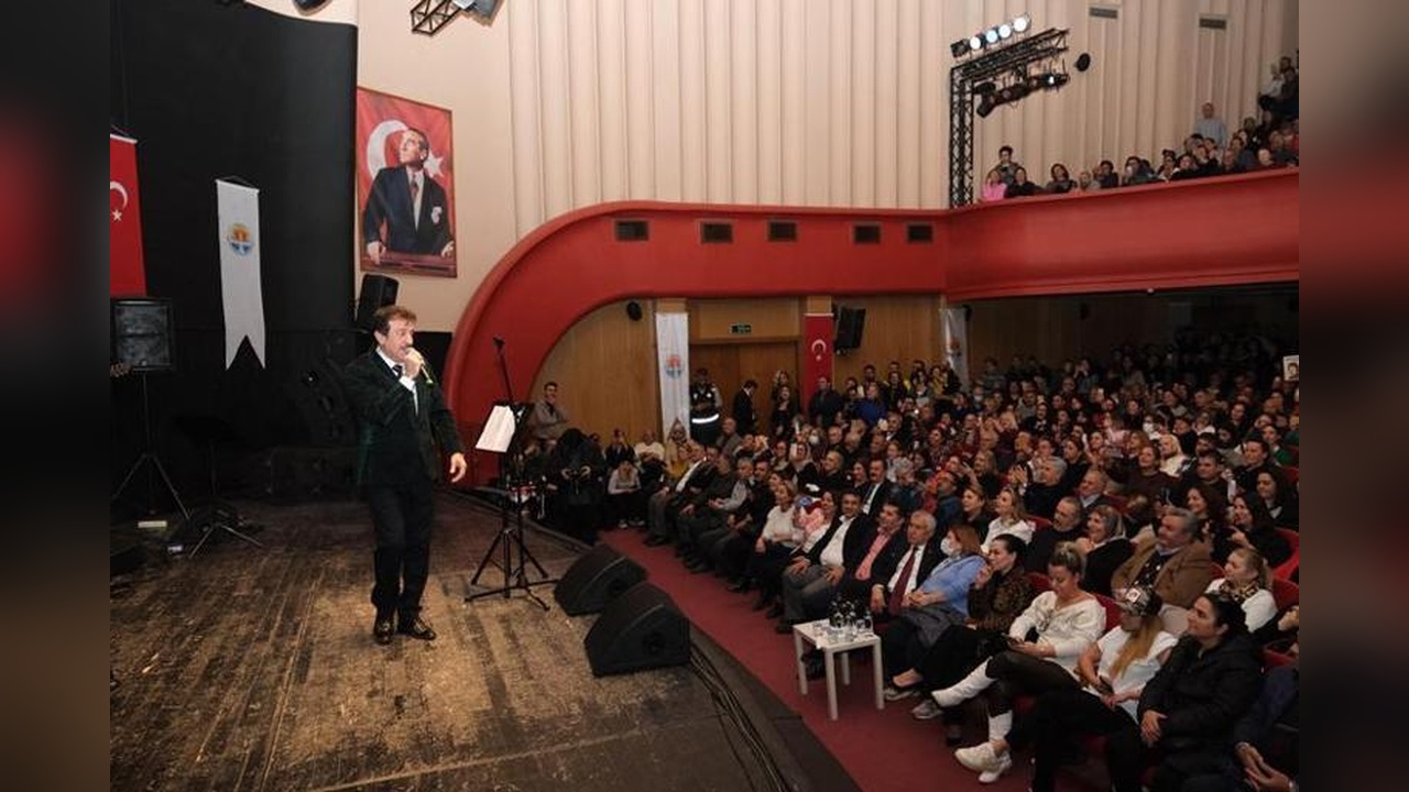 Ferdi Tayfur Anma Töreninde Duygu Dolu Anlar Yaşandı