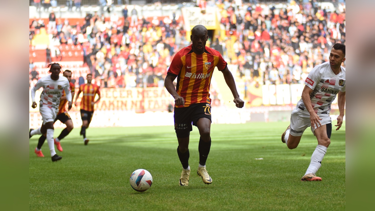 Kayserispor, Devre Arası Transfer Döneminde İki Futbolcusunu Kaybetti
