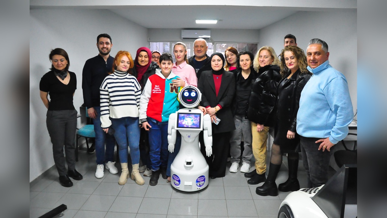 Sürücü Kursunda Robot Eğitmen Dönemi Başladı