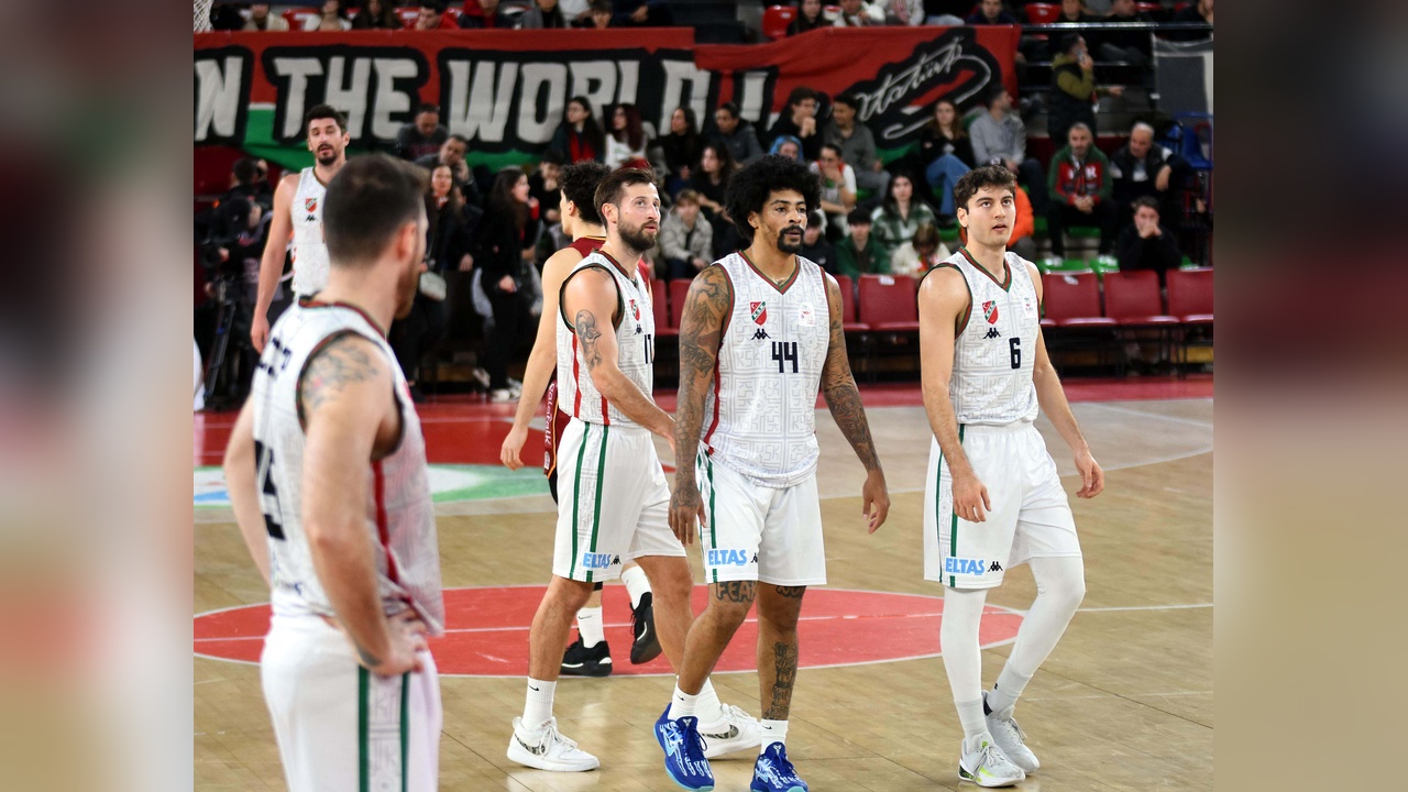 Karşıyaka'nın Genç Basketbolcuları Başarılarıyla Dikkat Çekiyor
