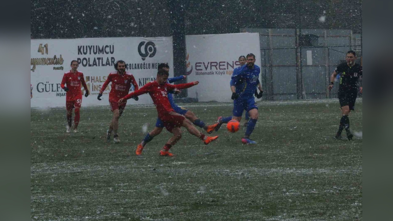 Belediye Derincespor ve Arnavutköy Belediyesi Beraberlikte Kaldı