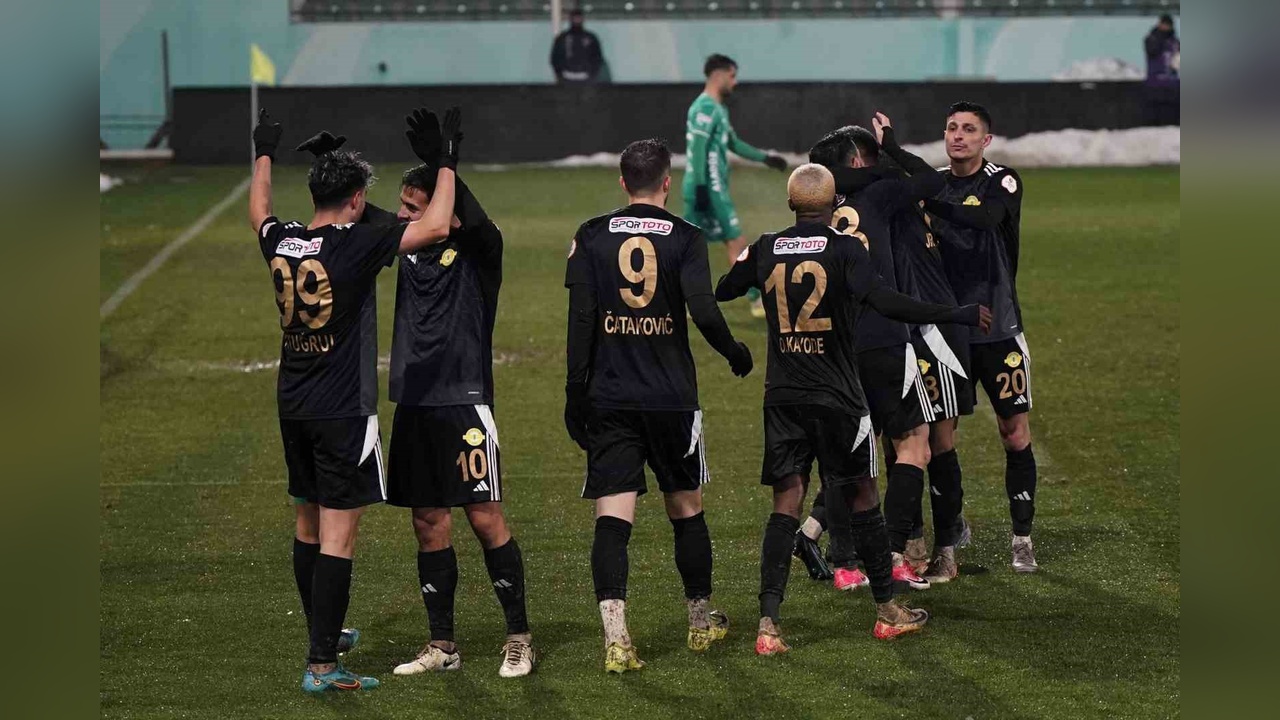 Esenler Erokspor, Iğdır FK'yı 3-1 Mağlup Etti