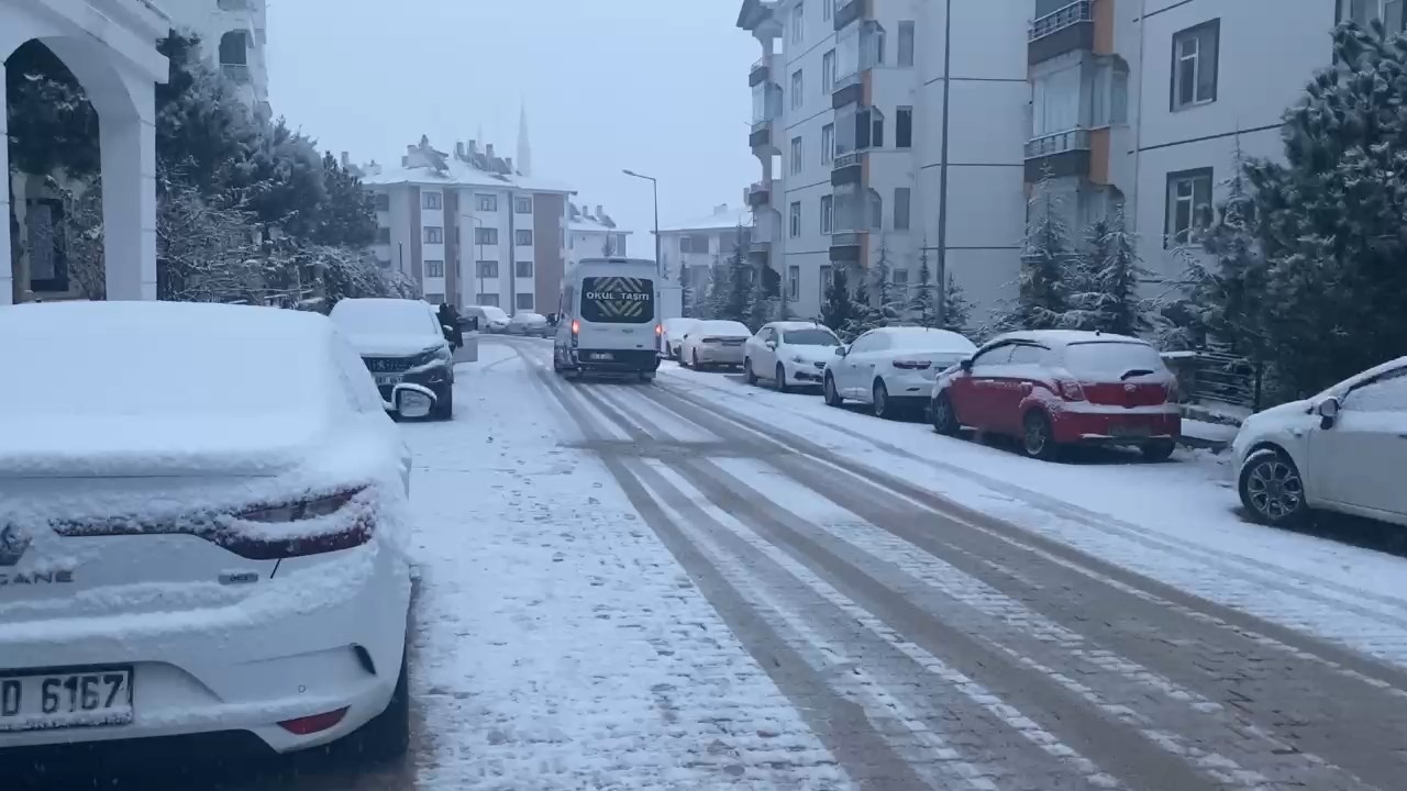 Elazığ'da Kar Nedeniyle Eğitime Ara Verildi
