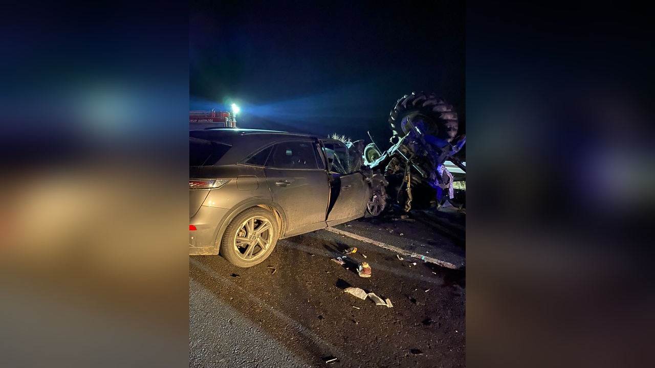 Mardin'de Trafik Kazası: Cip ve Traktör Çarpıştı, 3 Kişi Yaralandı