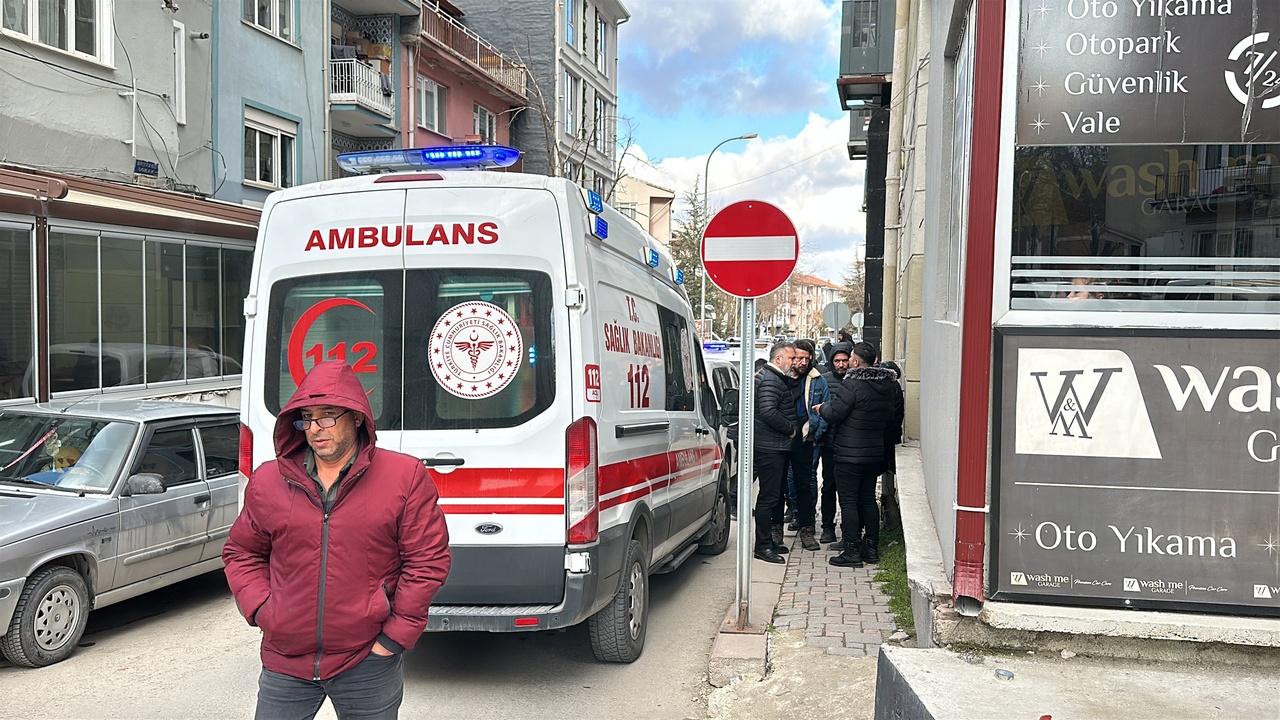 Şizofreni Hastası Kocadan Eşine Saldırı