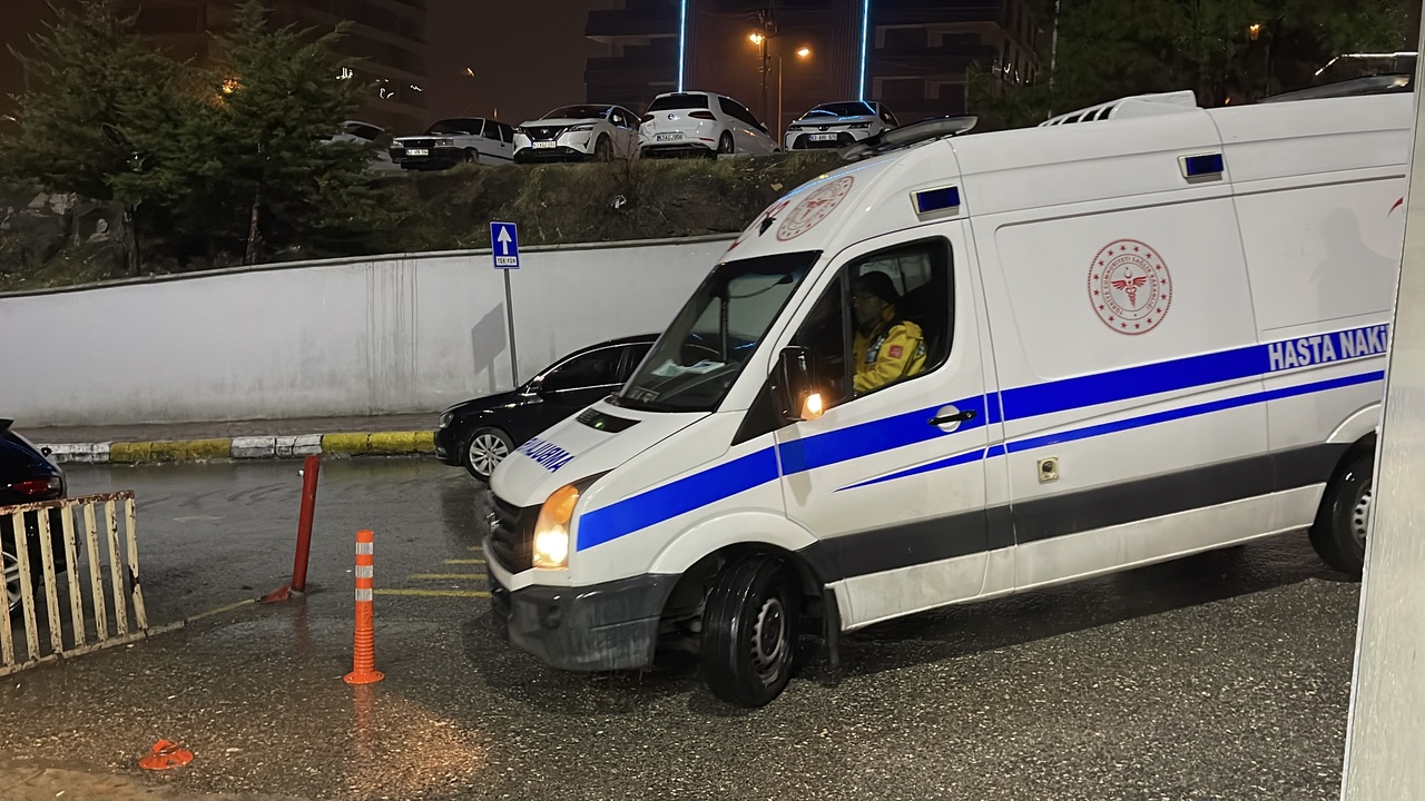 Şanlıurfa'da Tavuk Zehirlenmesi: 33 Kız Öğrenci Hastaneye Kaldırıldı