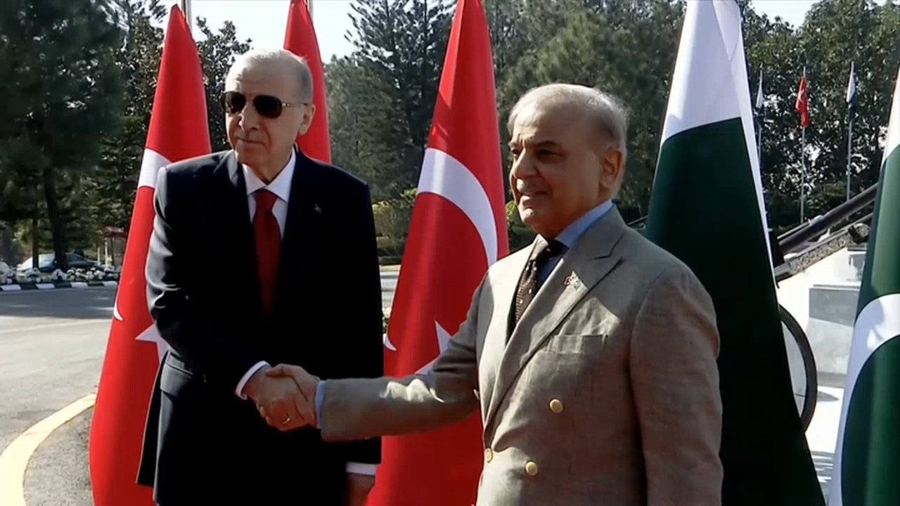 Cumhurbaşkanı Erdoğan, Pakistan'da Resmi Törenle Ağırladı