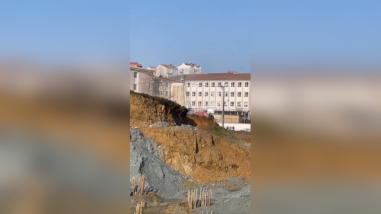 Arnavutköy'deki Okulda Yangın Paniği