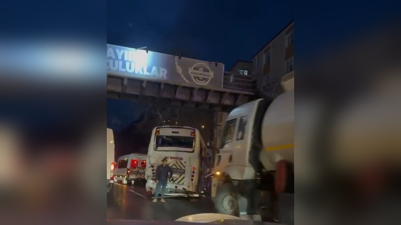 Kocaeli'de Zincirleme Trafik Kazası: 12 Kişi Yaralandı