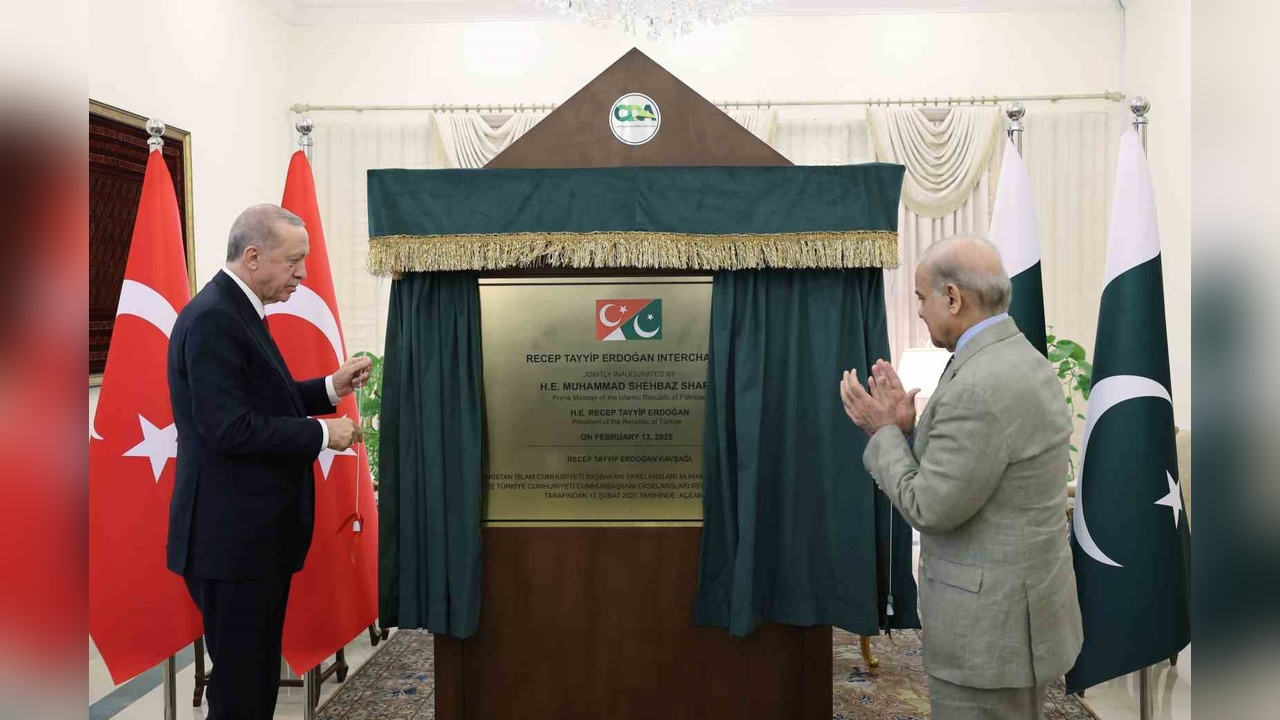 Cumhurbaşkanı Erdoğan'ın Adı Pakistan'da Bir Kavşağa Verildi