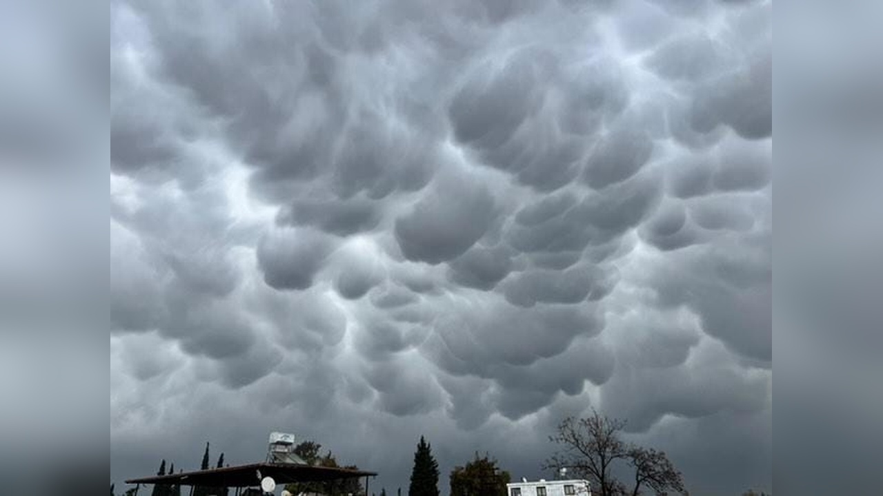 Hatay'da Görsel Şölen: Mammatus Bulutları Hava Gösterisi