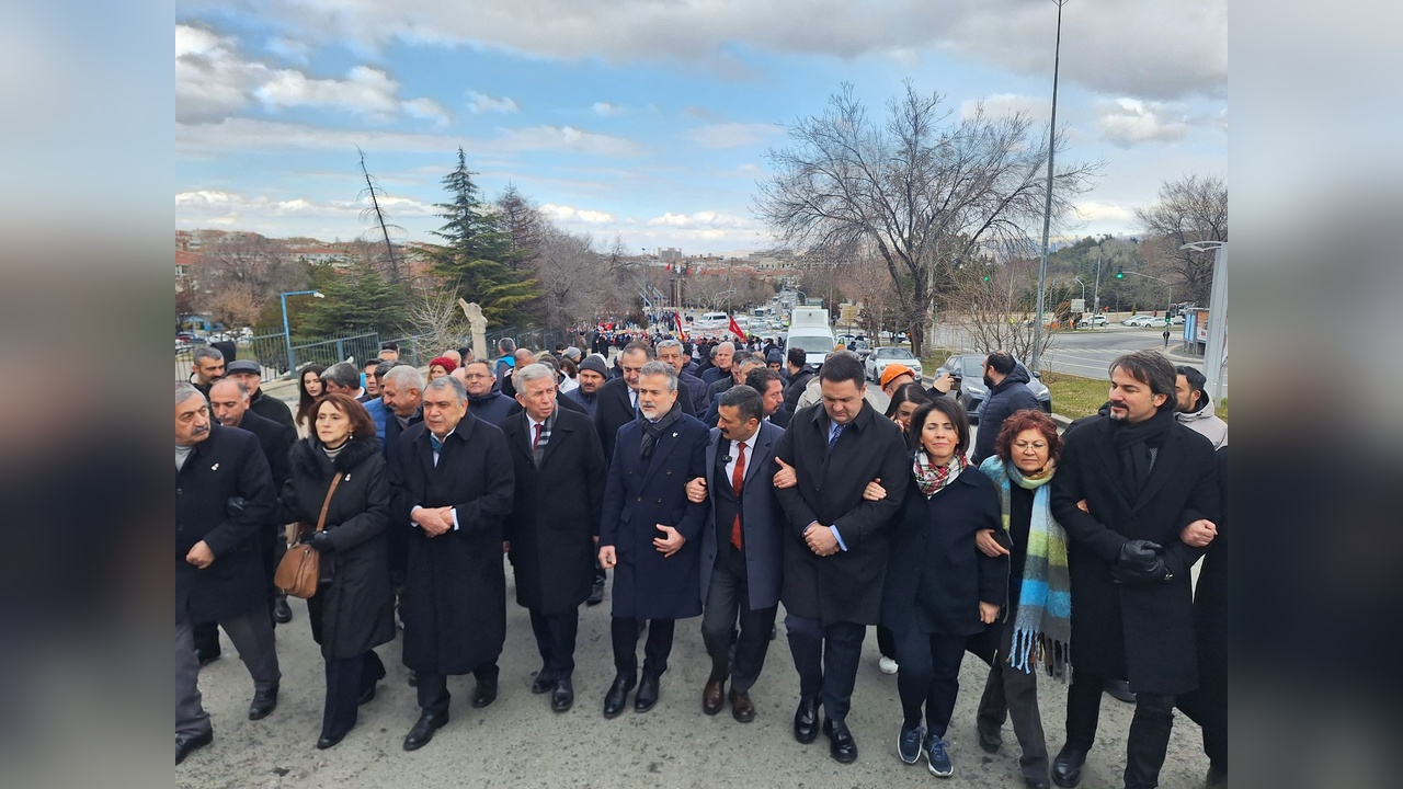 Çayırhan İşçileri Özelleştirmeye Karşı Ankara'da Yürüdü