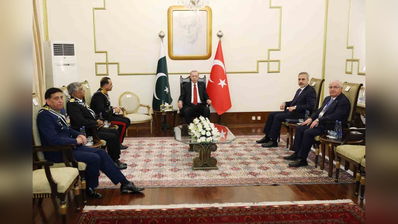 Cumhurbaşkanı Erdoğan, Pakistan Ordusu Komutanları ile Bir Araya Geldi
