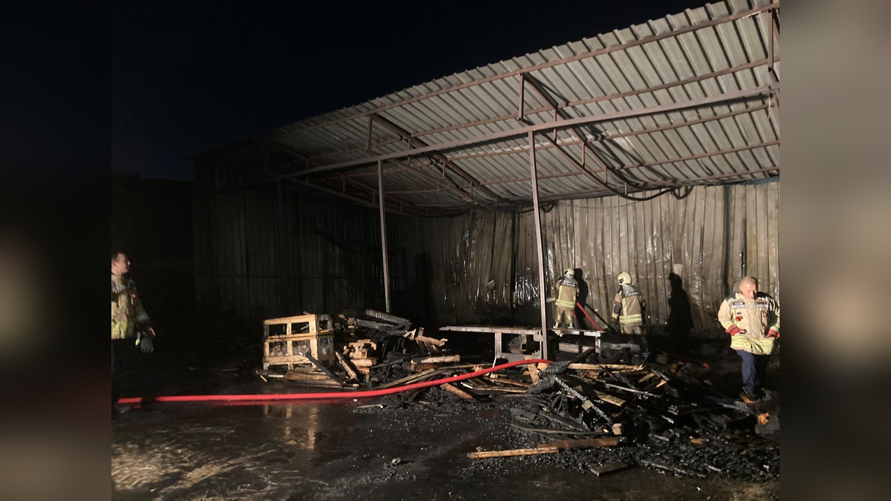 Palet Fabrikasında Yangın Kontrol Altına Alındı