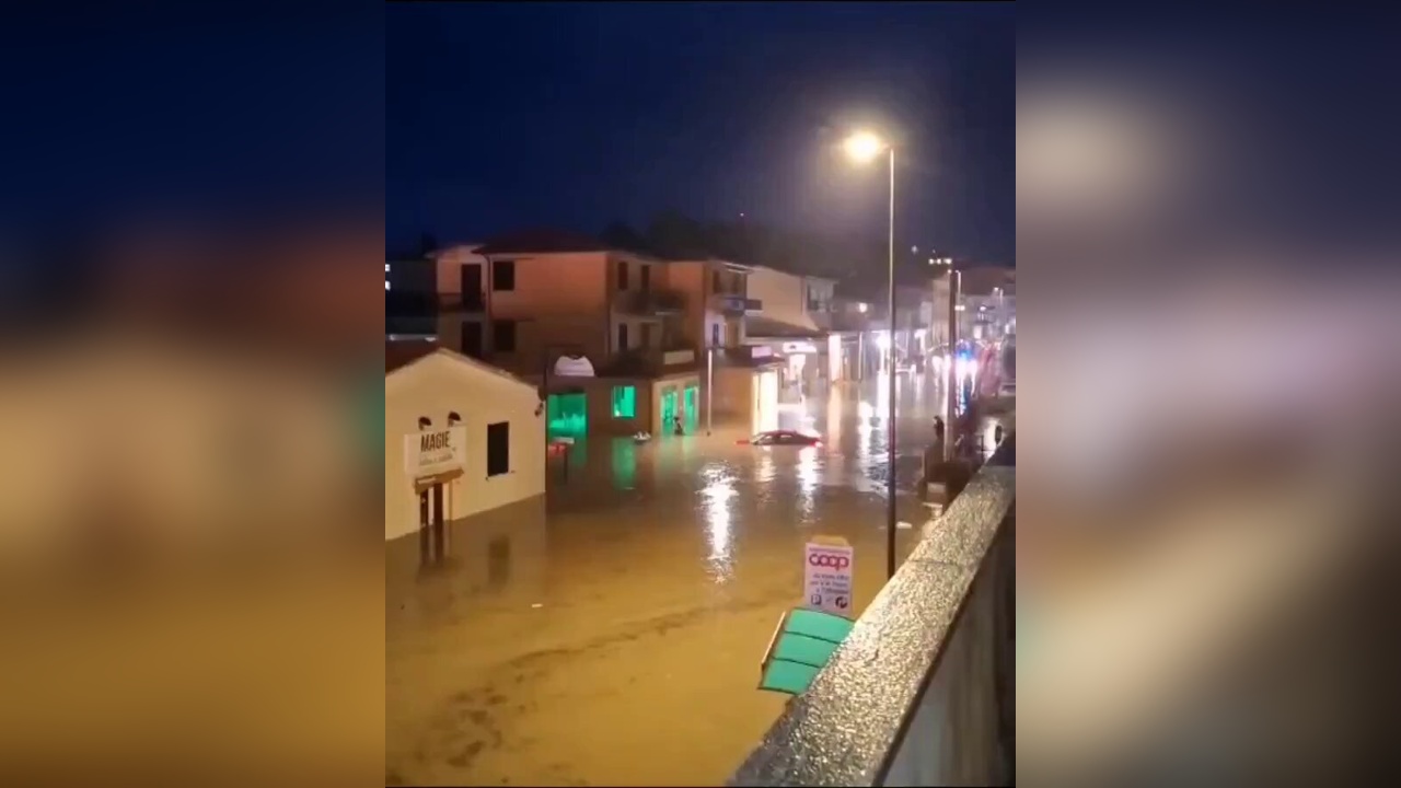 Elba Adası'nda Sel Felaketi: Şiddetli Yağışlar Etkili Oldu
