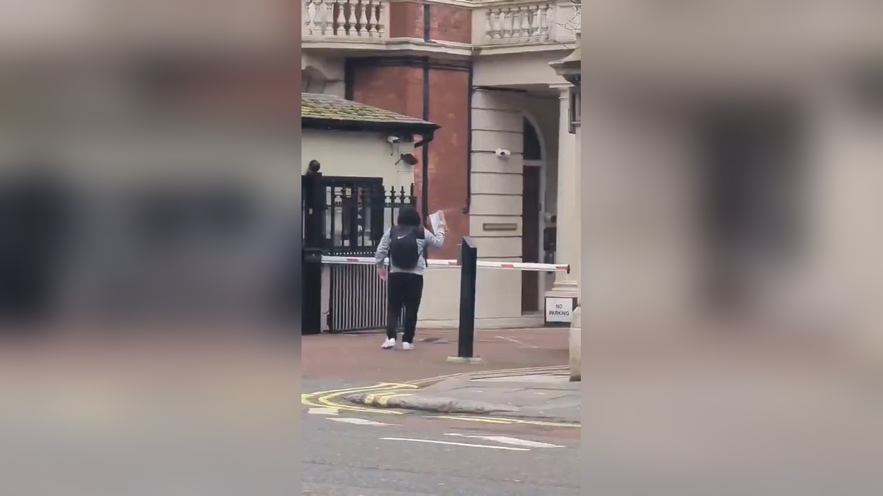 Londra'da Türk Konsolosluğu Önünde Provokatif Eylem Gerçekleşti