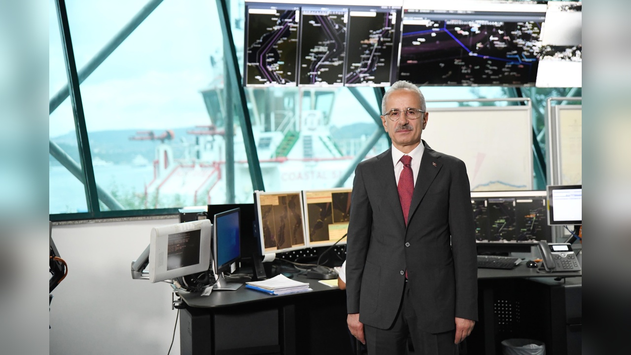 Zübeyde Hanım Eğitim ve Sergi Gemisi Yeniden Ziyarete Açıldı