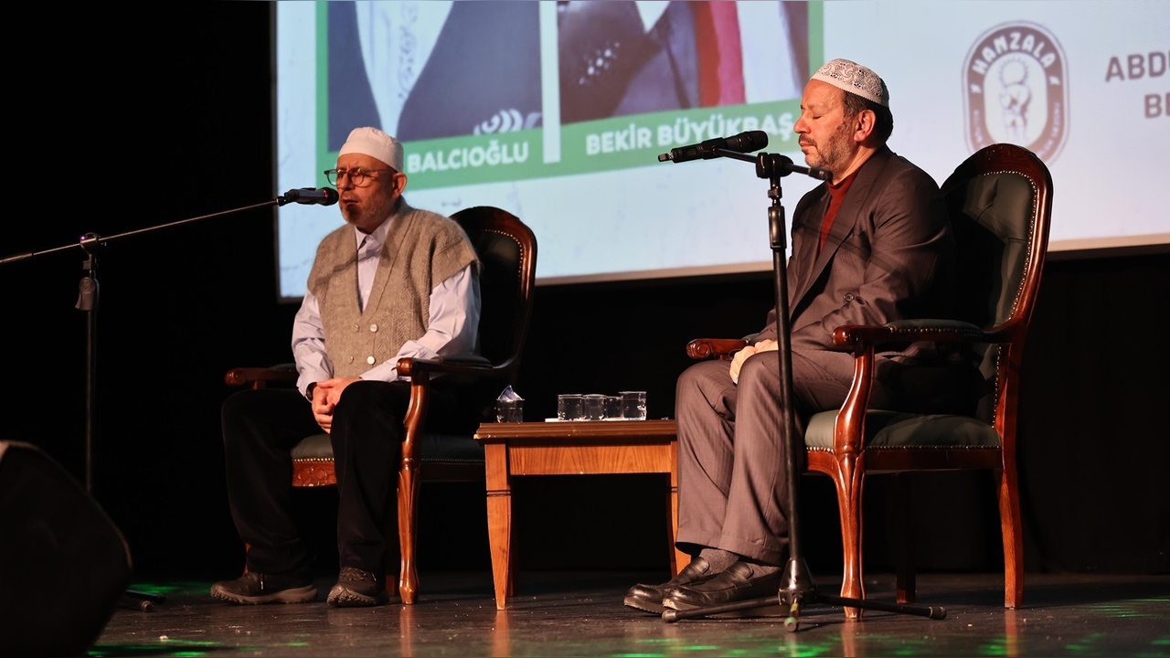 Sultangazi'de Berat Gecesi Coşkuyla Kutlandı