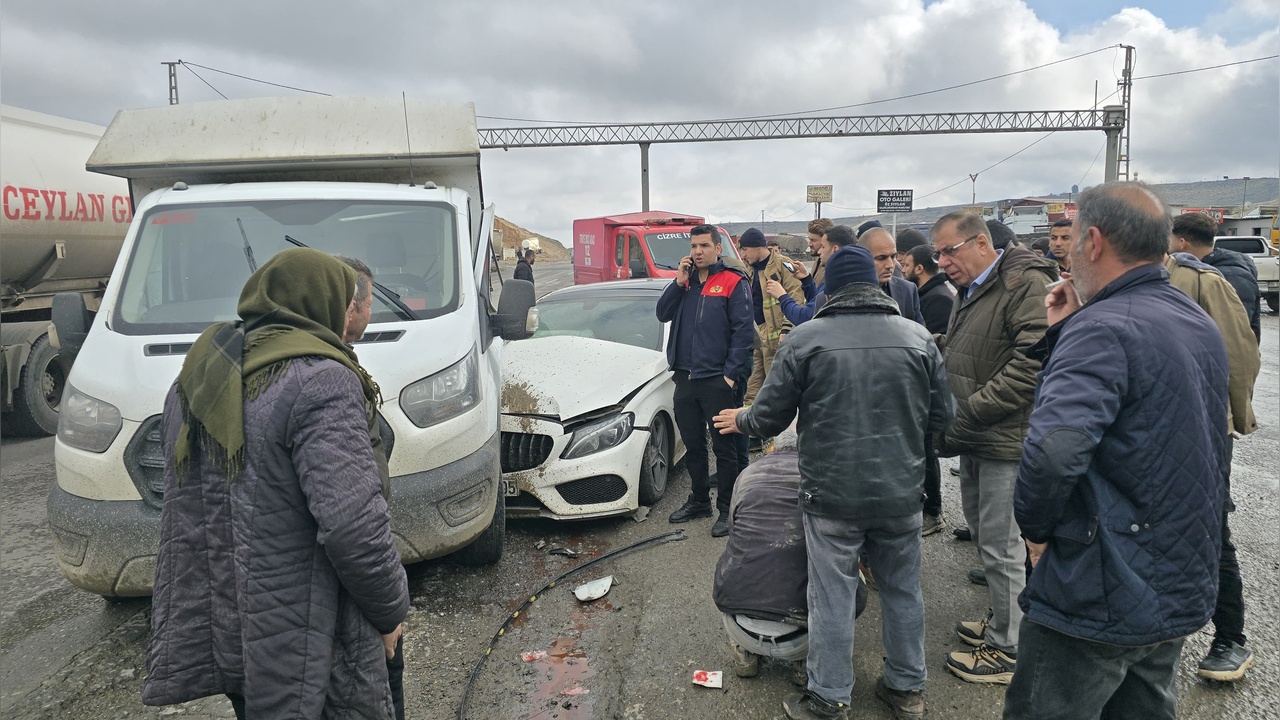 Şırnak'ta Trafik Kazası: 5 Kişi Yaralandı