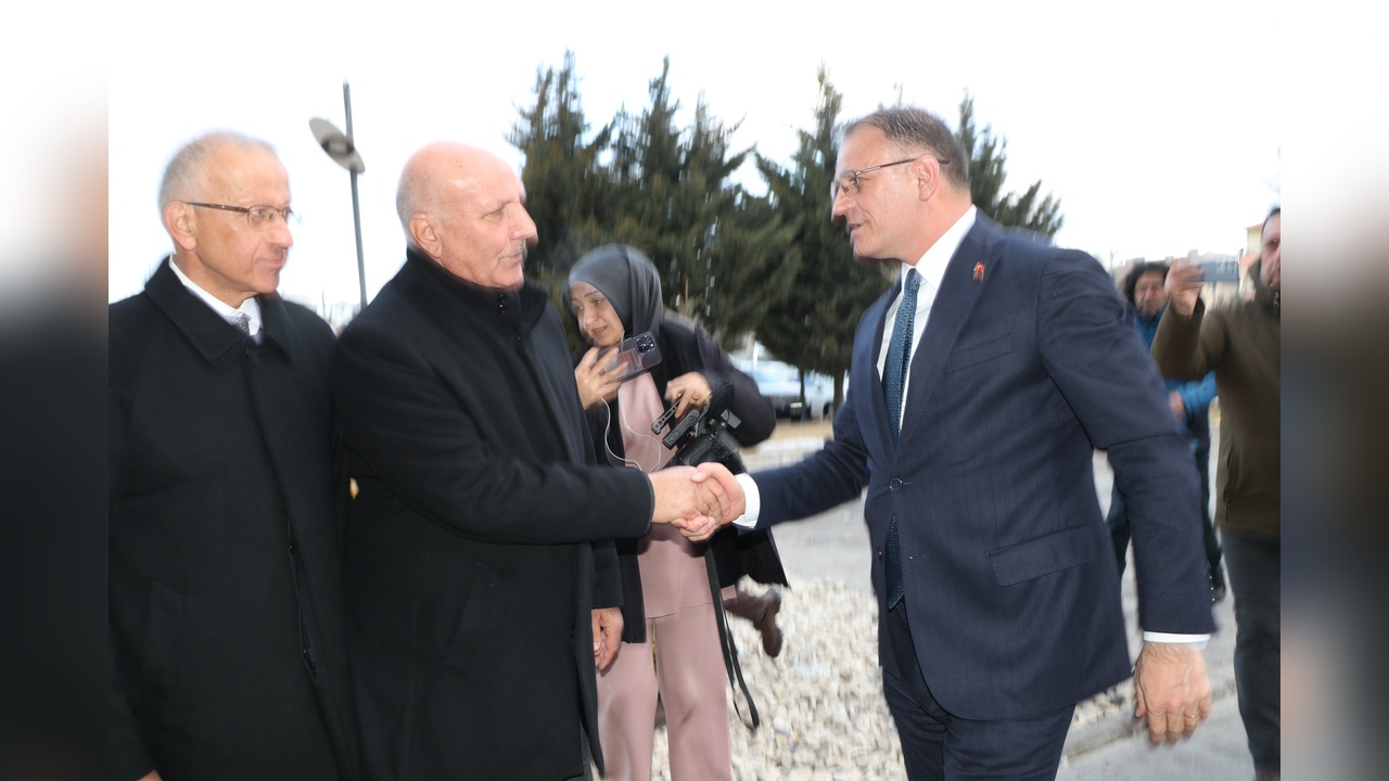 Van Büyükşehir Belediye Başkanı Zeydan Görevden Alındı