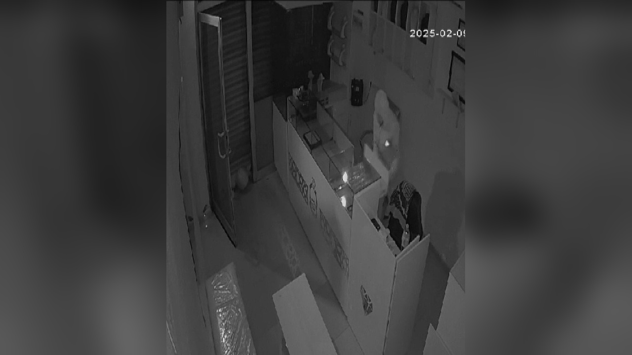 Bakkal ve Kuyumcudan Hırsızlık Olayı: Aynı Gece Gerçekleşti