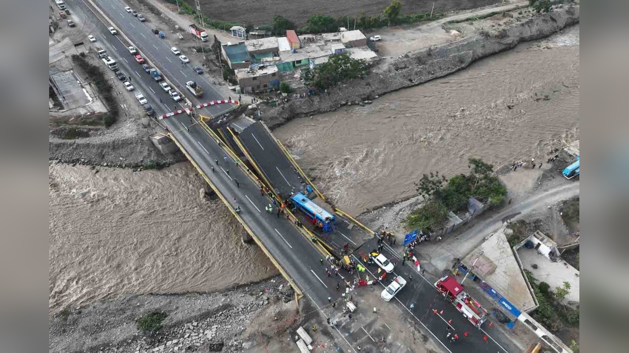 Peru'da Köprü Çökmesi Sonucu İki Kişi Hayatını Kaybetti