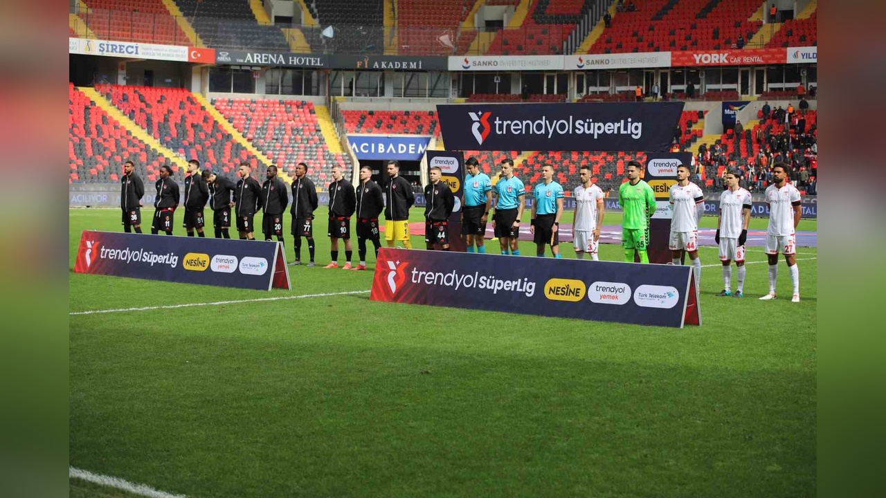 Gaziantep FK ve Sivasspor Arasındaki Maçta Skor Beraberlikte Devam Ediyor