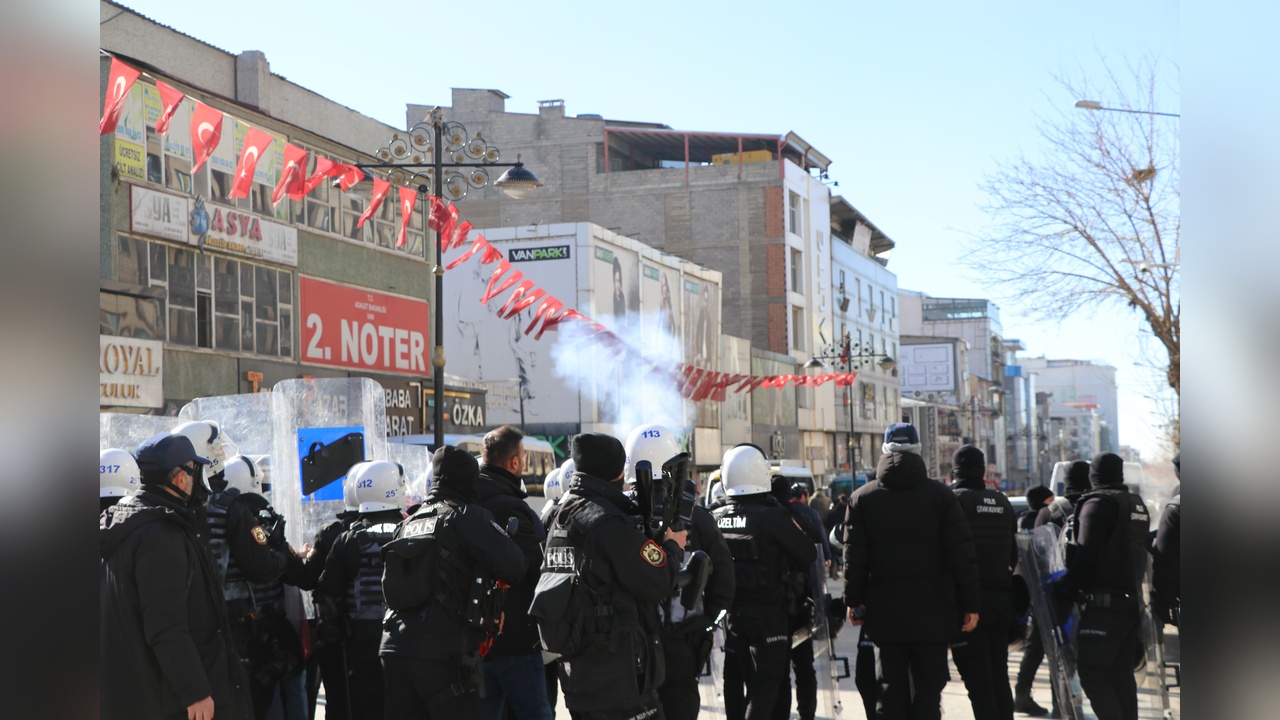 Van Büyükşehir Belediye Başkanı Zeydan Görevden Alındı