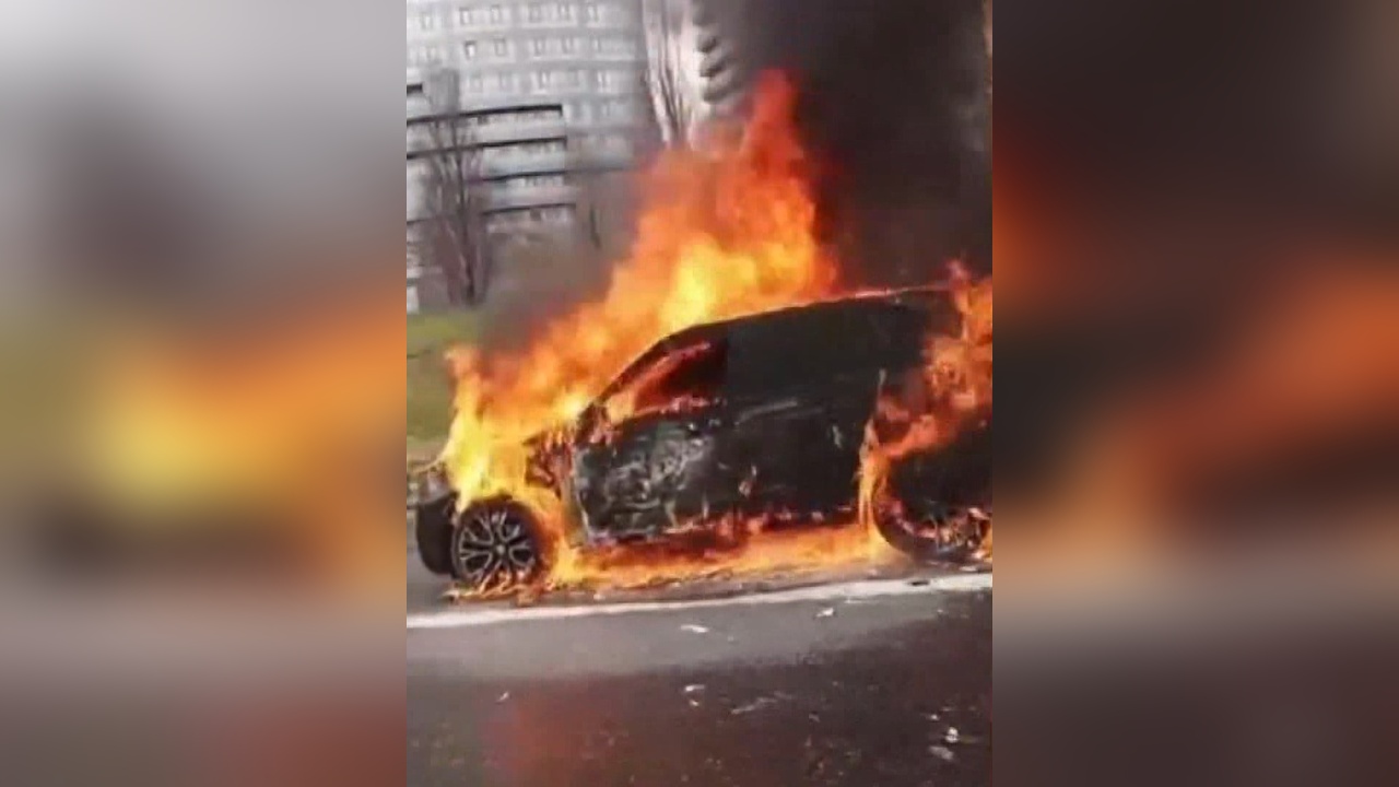 Bağcılar'da TEM Otoyolu'nda Yangın Trafiği Felç Etti