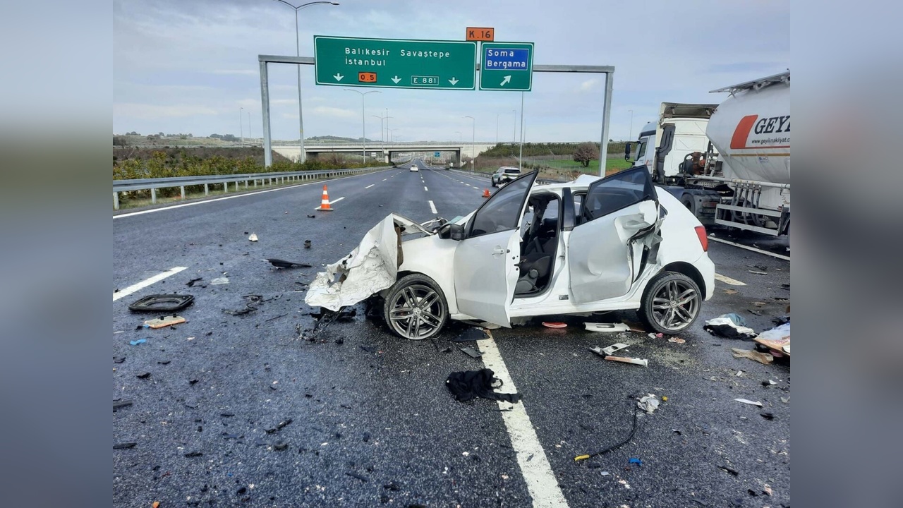Manisa'da Trafik Kazası: İki Kişi Hayatını Kaybetti