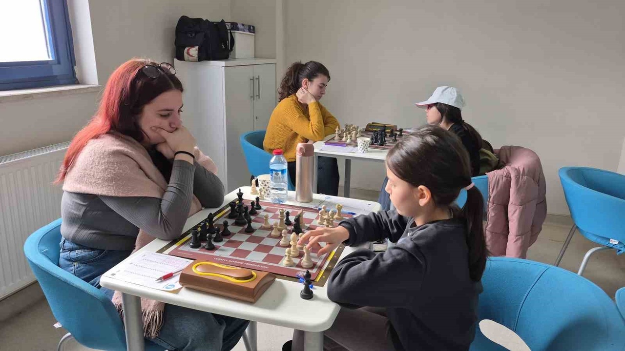 Kadınlar Turnuvasında Çocukların Rekabeti Dikkat Çekti
