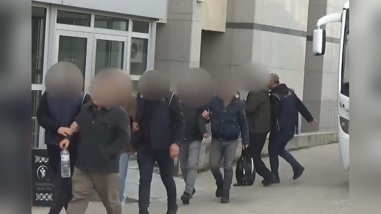 Denizli'de FETÖ'ye Yönelik Operasyonda Üç Kişi Tutuklandı