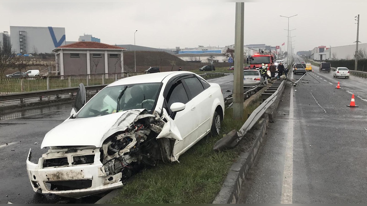 Tekirdağ'da Üç Araçlı Kaza: Altı Kişi Yaralandı