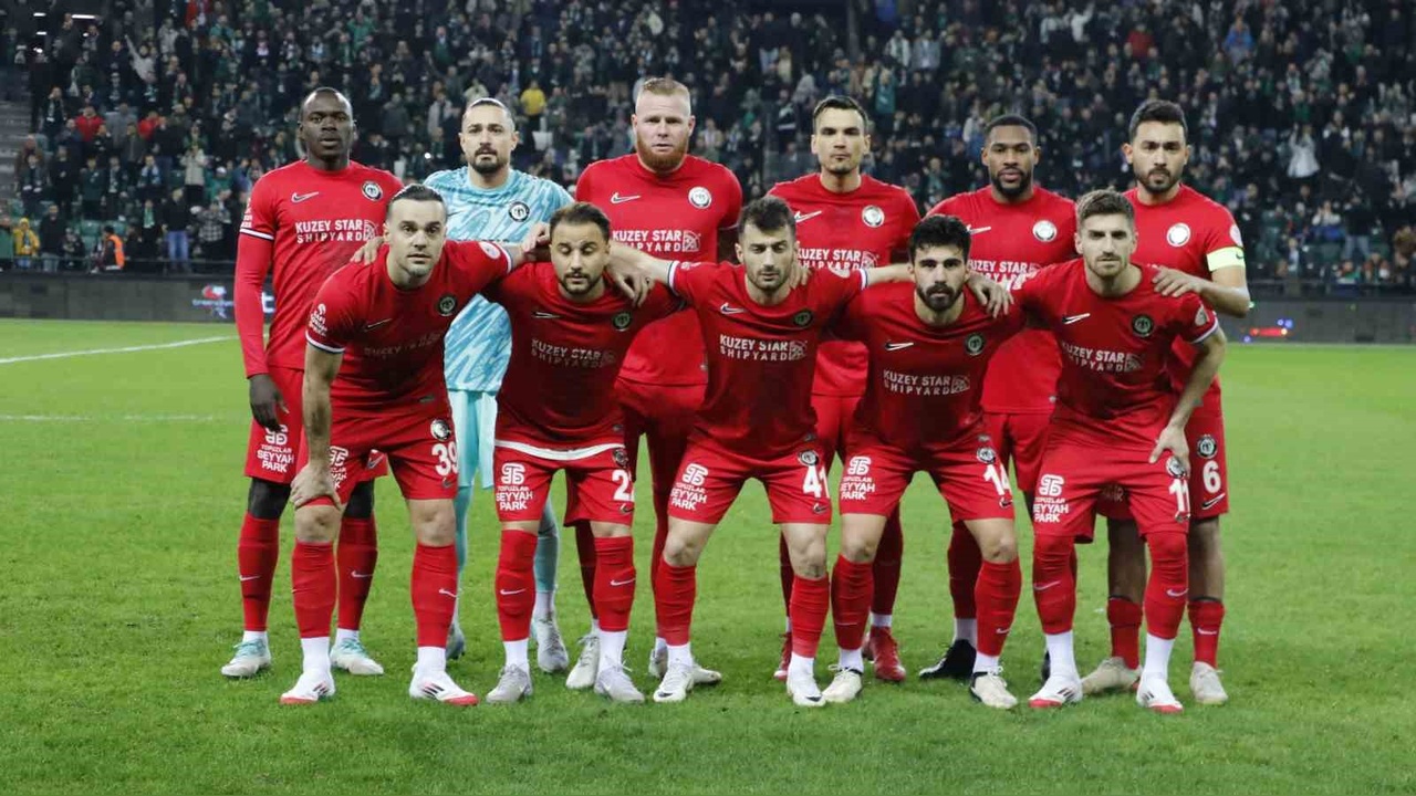 Kocaelispor, Çorum FK'yi 2-0 Mağlup Etti
